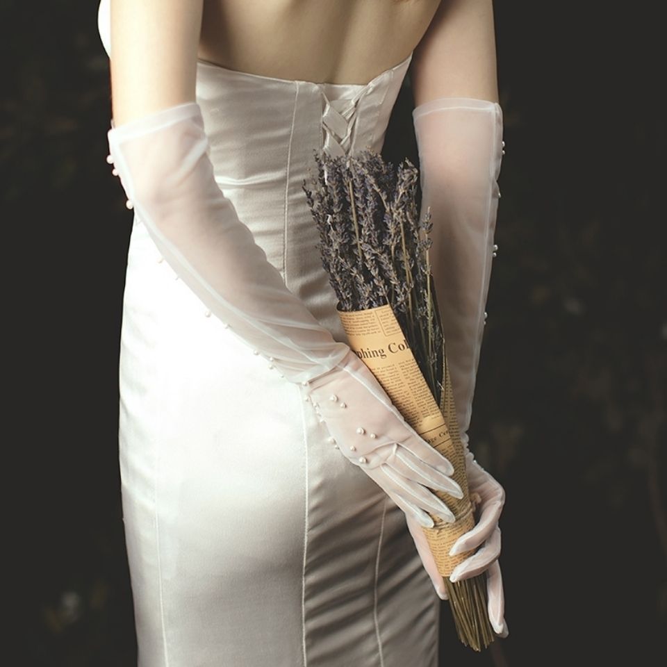 Găng tay LƯỚI MỎNG DÀI 55cm cho cô dâu/ găng tay chụp ảnh, đi sự kiện màu trắng đính hạt cườm XINH XẮN BT16